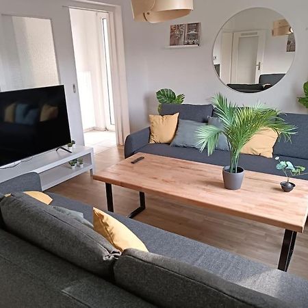 Comfortable Apartment With Balcony Bochum Bagian luar foto
